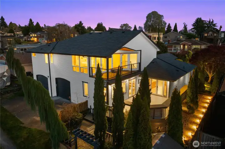 Alleyway access to 3 car garage