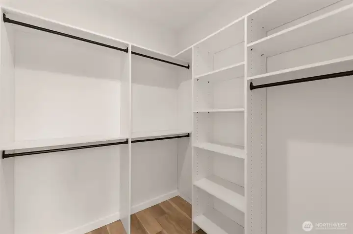 Walk-in closet goals! Clean, customizable, and just waiting for your favorite fits.