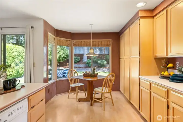 Paired with a cozy breakfast nook overlooking the backyard.