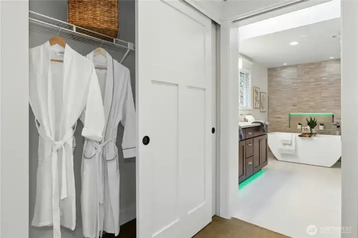 Bult in closet organizer!
