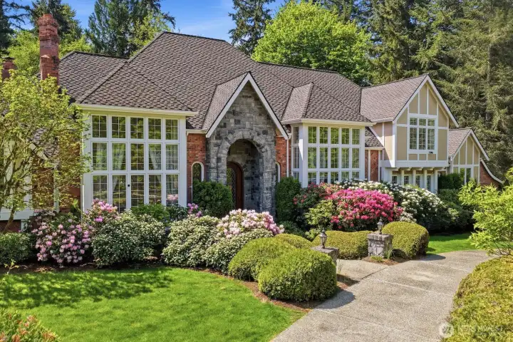 Front circular driveway.