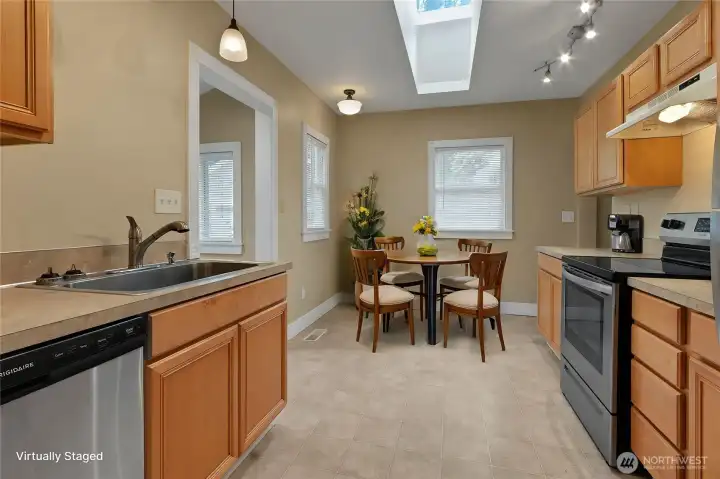 Small eating area in kitchen!