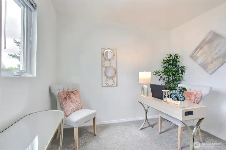 Separate, 4th small   room can be used as a den/office