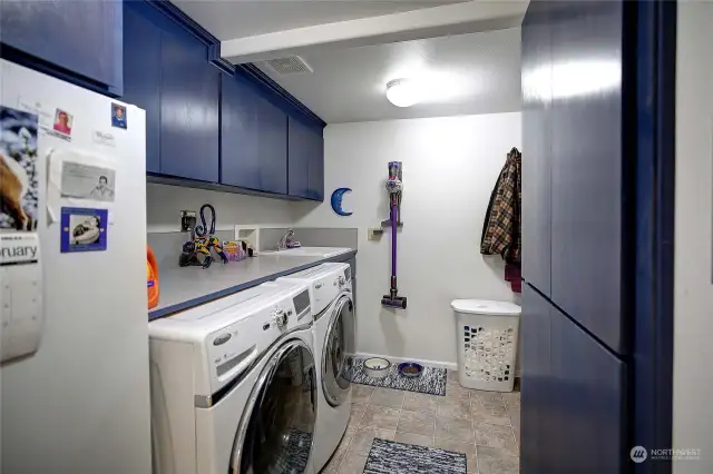 Large laundry room with lots of storage
