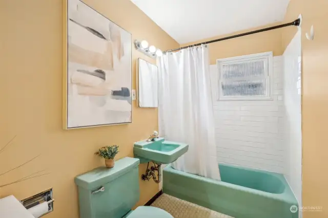 Vintage Tub, Sink, & Toilet! Newer tile!