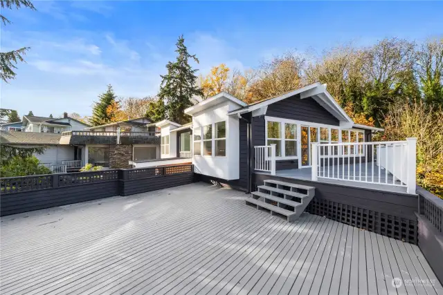 Roof top deck over the Garage