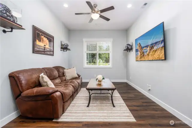 Bonus Room/Office/Den  Window overlooks front yard  Ceiling fan