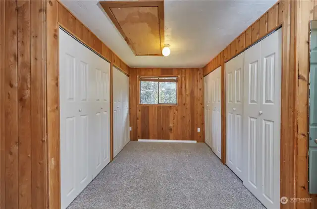 Closets on both sides for plentiful hanging of your clothes