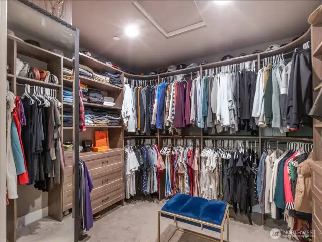 Custom built in closet storage