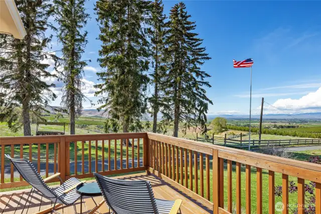 Imaging a sunset glass of wine soaking up these views!
