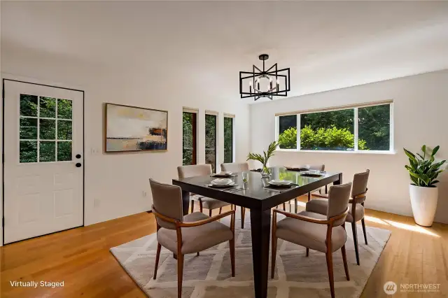 Dining Room *Virtually Staged*