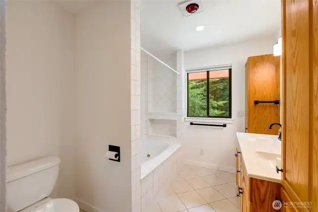 Main bath, upper level