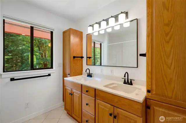 Main Bath upper level w/all new fixtures & cabinets