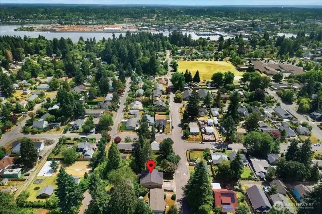 Location! Location! Location! Near schools, shopping & entertainment!