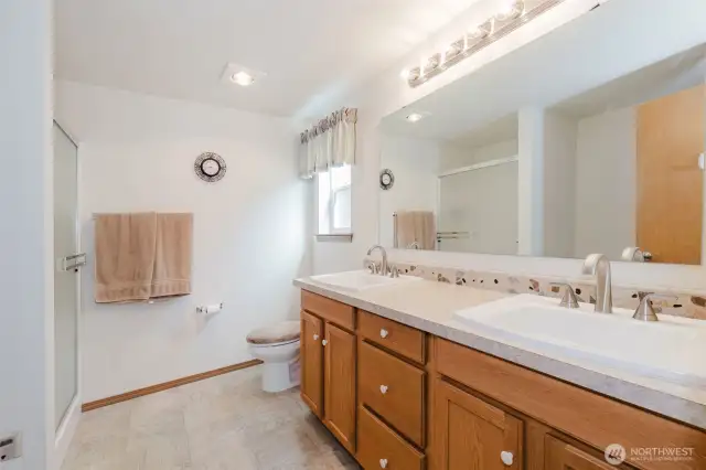 Full 5 piece Primary ensuite.