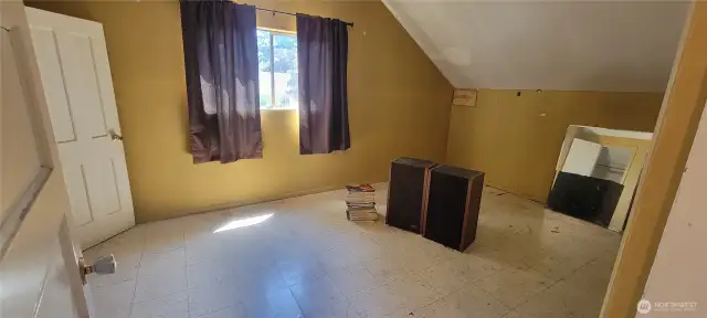 Bedroom - upstairs