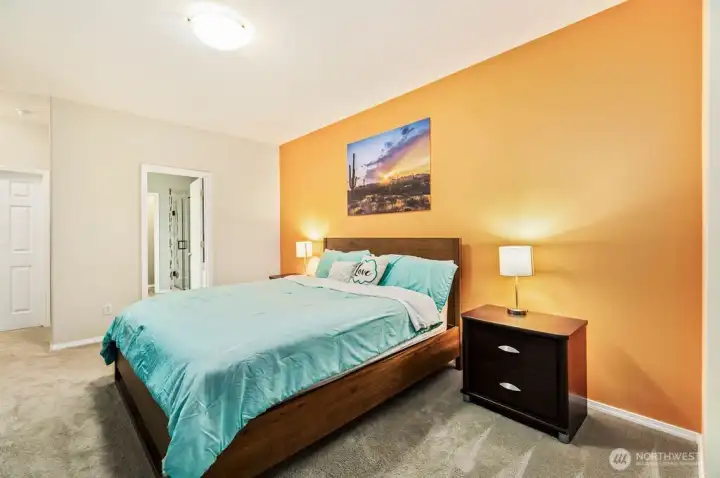 En suite bath and walk in closet