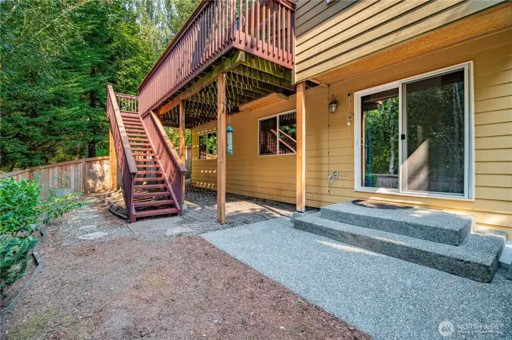 Low maintenance yard, new fence in 2023. Private feel.