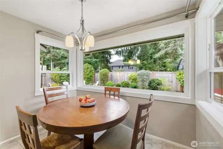 kitchen eating nook