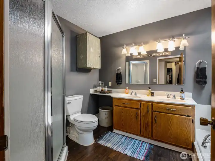 The 2.25 primary bathroom has a large jetted soaking tub for those that love long luxurious baths and a step in shower for those that prefer to get ready quickly in the morning.