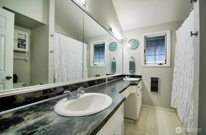 Good sized hall bathroom