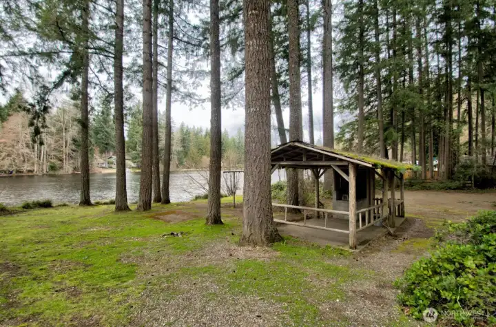 Dunwood Lakes Common space