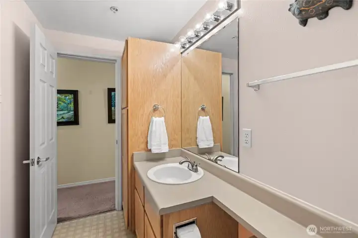 2nd floor bathroom