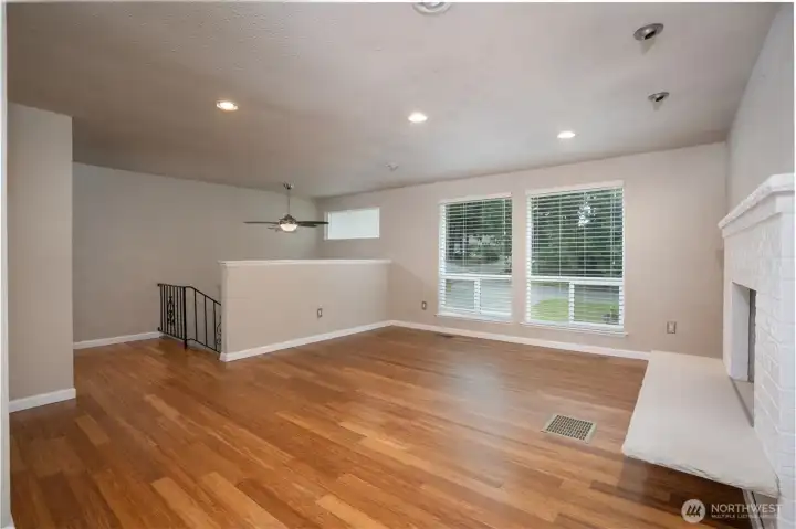 View from Dining Room toward Livingroom