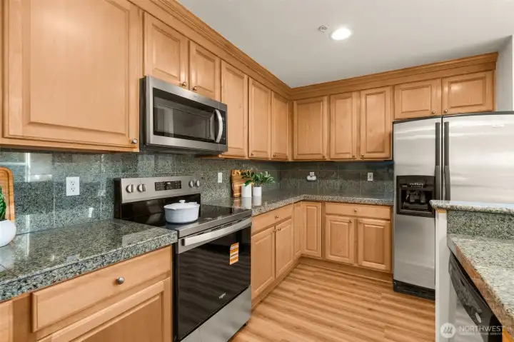 New oven and microwave - never been used!