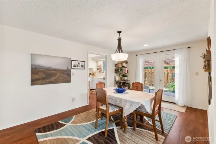 Dining room.