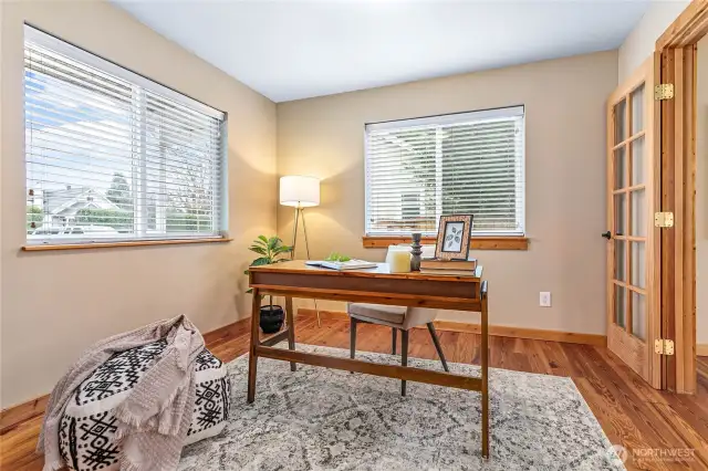 Double windows keep this room flooded w/natural light