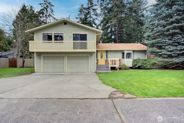 Discover the perfect blend of style and function in this Highlands West home!