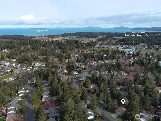 This home combines comfort & an ideal location close to town & NAS Whidbey