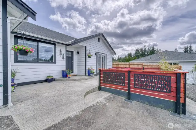 Entrance & Deck
