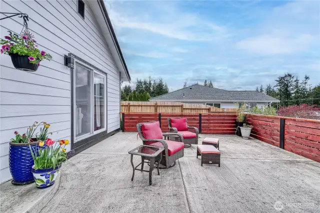 Large Front Deck