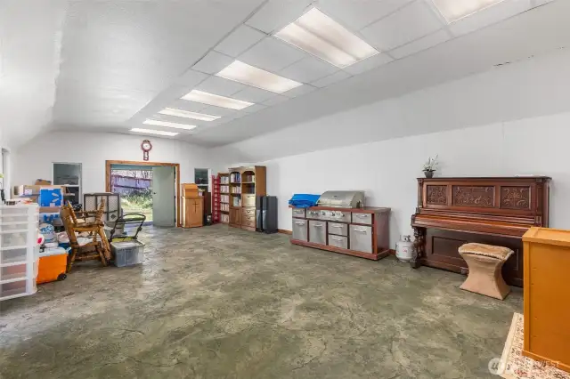 The interior of the shop/rec room/meeting space. Lots of room and lots of possibilities.