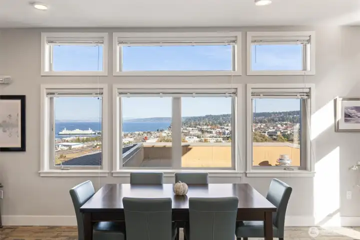 The rooftop lounge is stunning. A great additional space to entertaining while gazing at the panoramic views, go out onto the covered patio, make some lunch with friends and family.