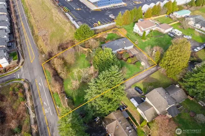 Approximate property lines, buyer to verify