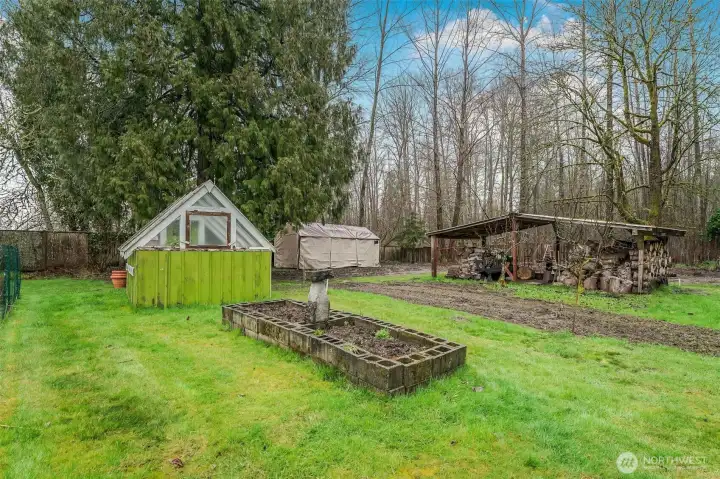 Hothouse anyone? This will bring out the 'inter-master gardener' in you.