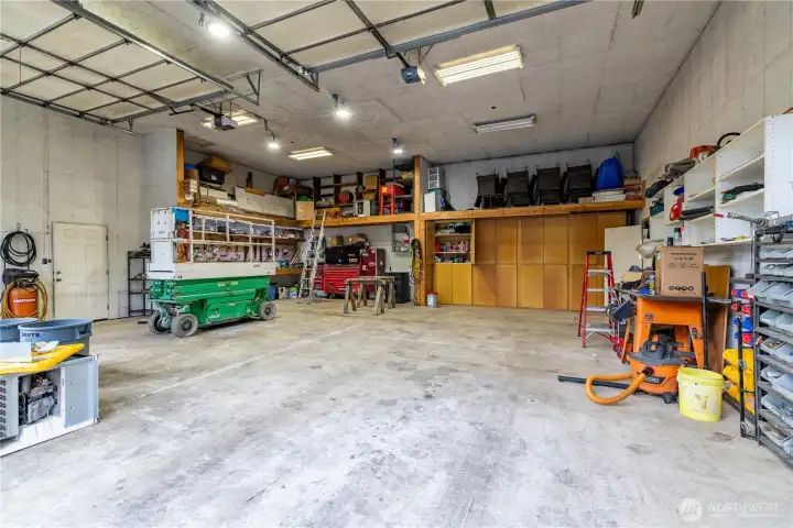 Detached garage