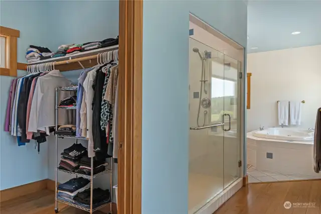 Walk in closet, and large primary ensuite bath.