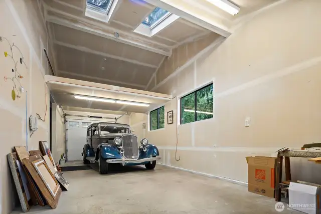 30'-9"x11'6" third garage
