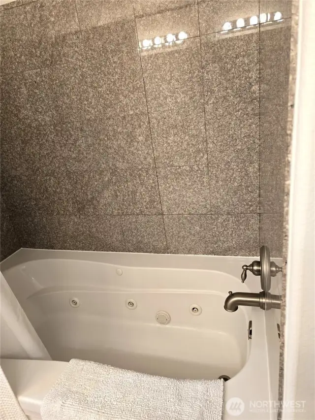 jetted tub in primary
