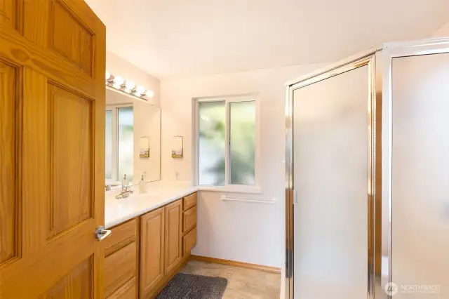 Primary Ensuite Bath