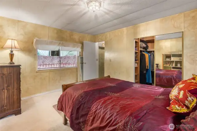 Primary bed with walk-in closet