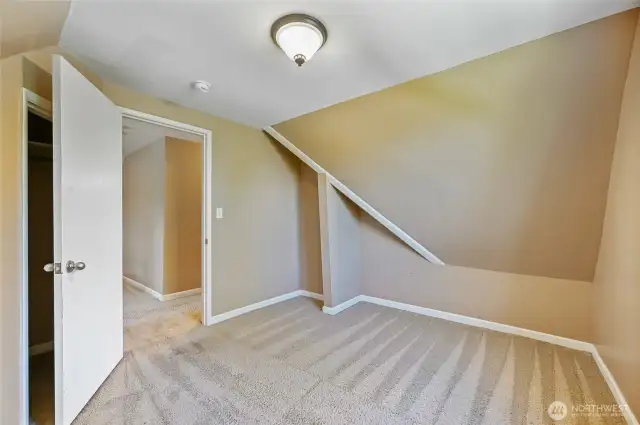 4th bedroom on 2nd floor