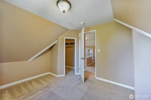 4th bedroom on 2nd floor