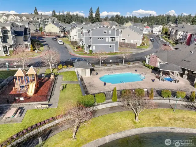 Playground, pool and well maintained hot tub.
