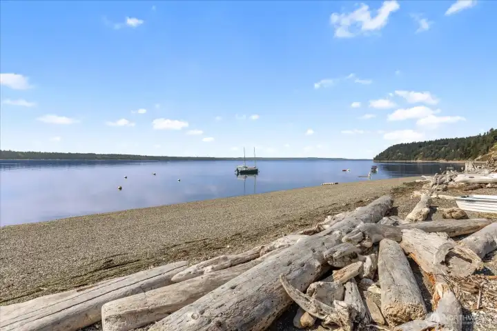 Port Susan sandy Beachfront. Great crabbing & shrimping