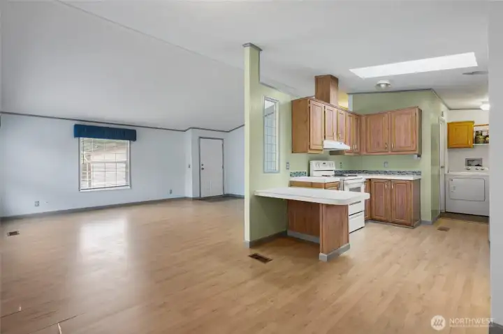 Laminate flooring- forced air heating. All Appliances stay!
